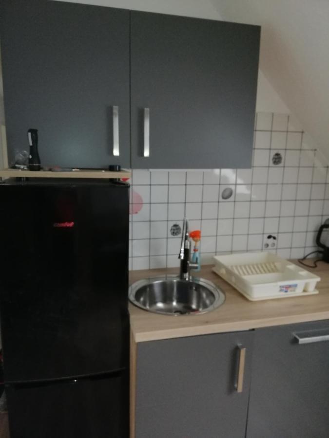 Moeblierte Dachgeschosswohnung In Ruhiger Lage Zu Vermieten Βέτσλαρ Εξωτερικό φωτογραφία